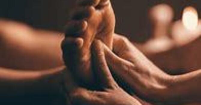 Student Thai Oil Massage Therapy