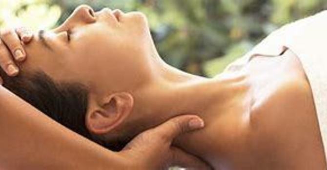 Student Thai Oil Massage Therapy